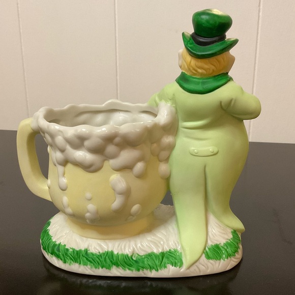 Vintage Holland Floral Ceramic Leprechaun with Beer Mug Figural Planter 1991 - Picture 2 of 7